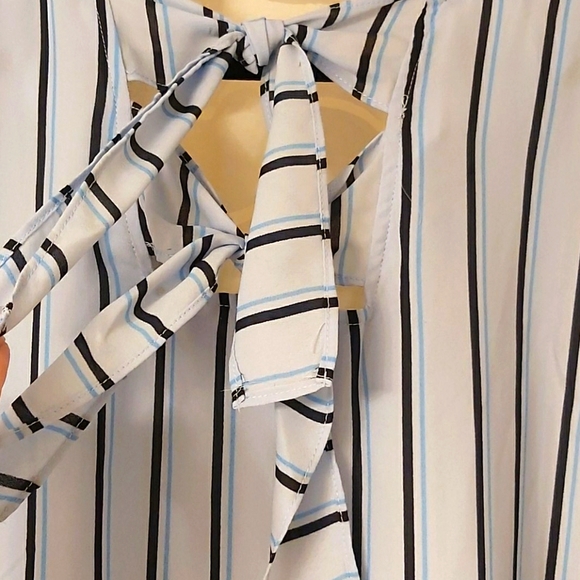 NWT Sioni Blue Pinstripe BOHO Chiffon Blouse - Picture 6 of 6